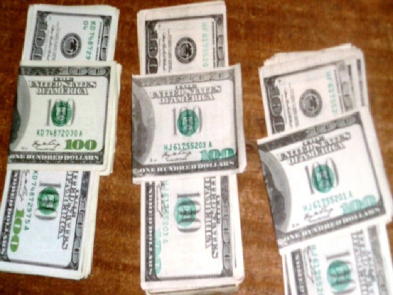 Golf Sud : La police démantèle une bande de 8 faussaires dont une femme Golf Sud : La police démantèle une bande de 8 faussaires dont une femme