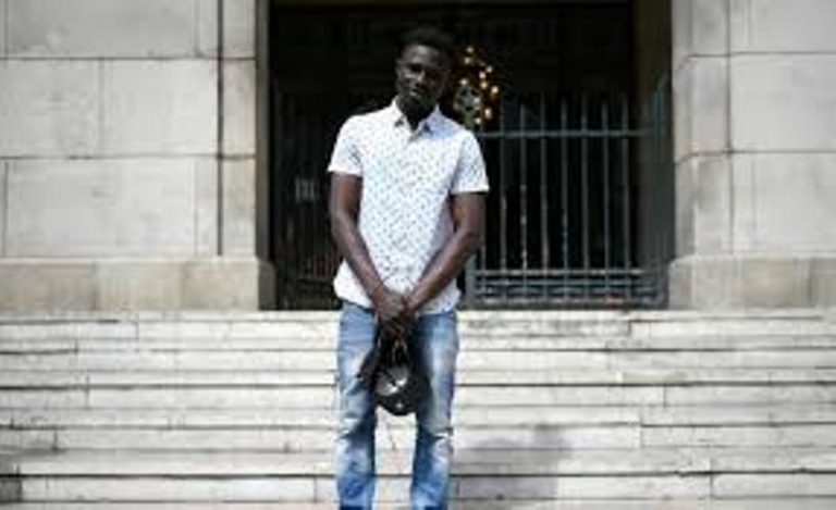 Le héros malien, Mamadou Gassama offre une luxueuse résidence à son père en plein cœur de Bamako Le héros malien, Mamadou Gassama offre une luxueuse résidence à son père en plein cœur de Bamako