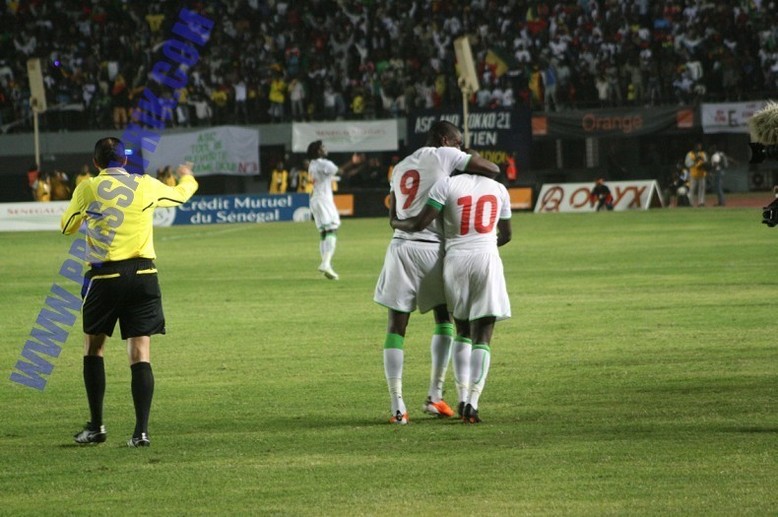 VIDEO & PHOTOS Sénégal vs Cameroun:Les Lions de la Téranga l’emporte à l’arrachée (1-0)!