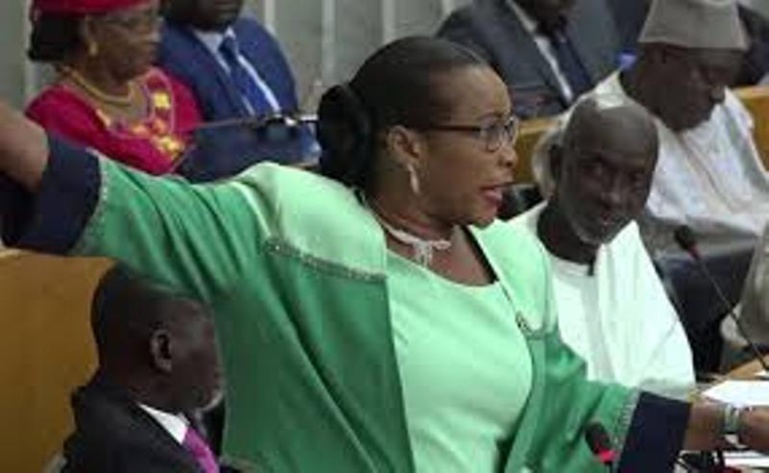 DIRECT Assemblée nationale - Mame Diarra Fam à Aly Ngouille Ndiaye : « il faut remettre à Karim Wade sa carte d’électeur » DIRECT Assemblée nationale - Mame Diarra Fam à Aly Ngouille Ndiaye : « il faut remettre à Karim Wade sa carte d’électeur »