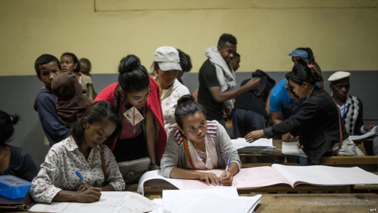 Présidentielle à Madagascar: Rajoelina et Ravalomanana qualifiés pour le second tour