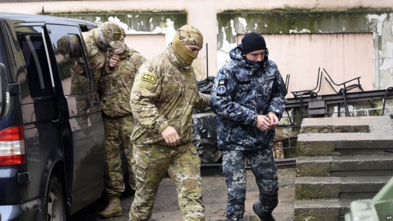 Le président ukrainien évoque la "menace d'une guerre totale" avec Moscou Le président ukrainien évoque la "menace d'une guerre totale" avec Moscou