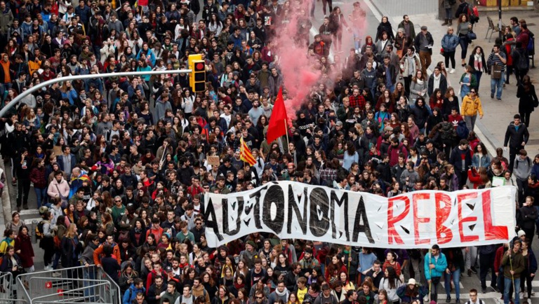 Manifestations à Barcelone contre la politique sociale de l’exécutif catalan Manifestations à Barcelone contre la politique sociale de l’exécutif catalan