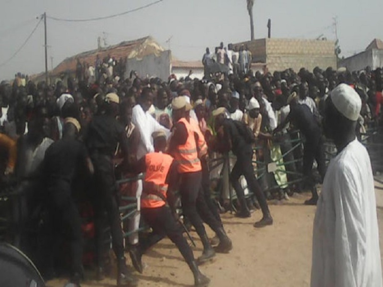 Sidy Lamine en route pour Kaolack : Léona Niassène déjà en transe Sidy Lamine en route pour Kaolack : Léona Niassène déjà en transe