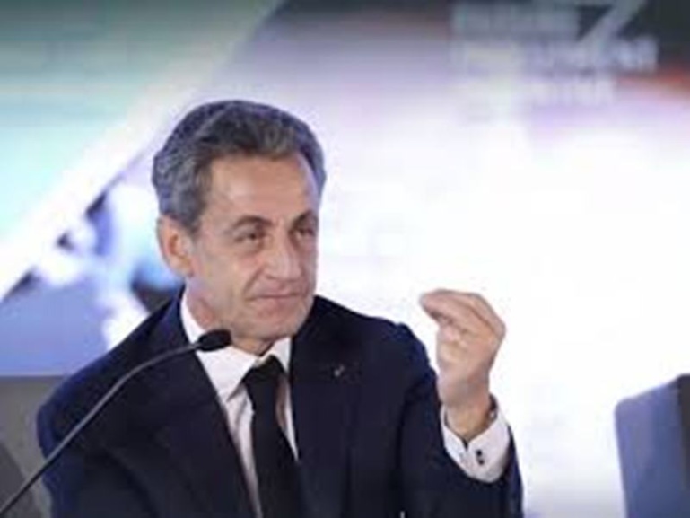 France: Sarkozy n’exclut pas l’idée d’un retour en cas de crise grave