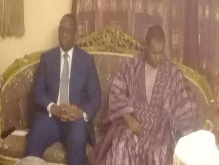 Présentation de condoléchances chez feu Sidy Lamine Niass: Macky Sall décaisse 20 millions de FCFA Présentation de condoléchances chez feu Sidy Lamine Niass: Macky Sall décaisse 20 millions de FCFA