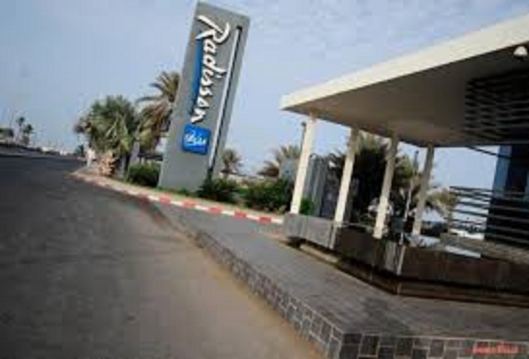 Radisson Blu Hôtel : entre maltraitance et difficiles conditions de travail, c’est le calvaire du personnel Radisson Blu Hôtel : entre maltraitance et difficiles conditions de travail, c’est le calvaire du personnel