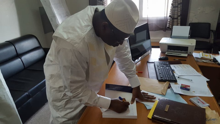 Macky Sall : « les droits de mon livre seront versés à l’école Aminata Mbaye » Macky Sall : « les droits de mon livre seront versés à l’école Aminata Mbaye »