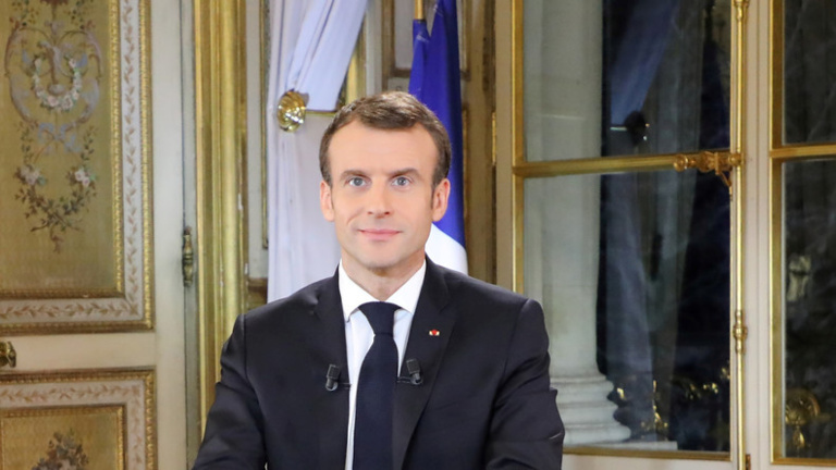 Macron face aux Gilets jaunes : un dangereux aveuglement, par Henri Guaino Macron face aux Gilets jaunes : un dangereux aveuglement, par Henri Guaino