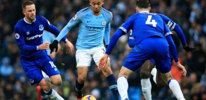 Vainqueur d’Everton (3-1), Manchester City reprend la tête de la Premier League