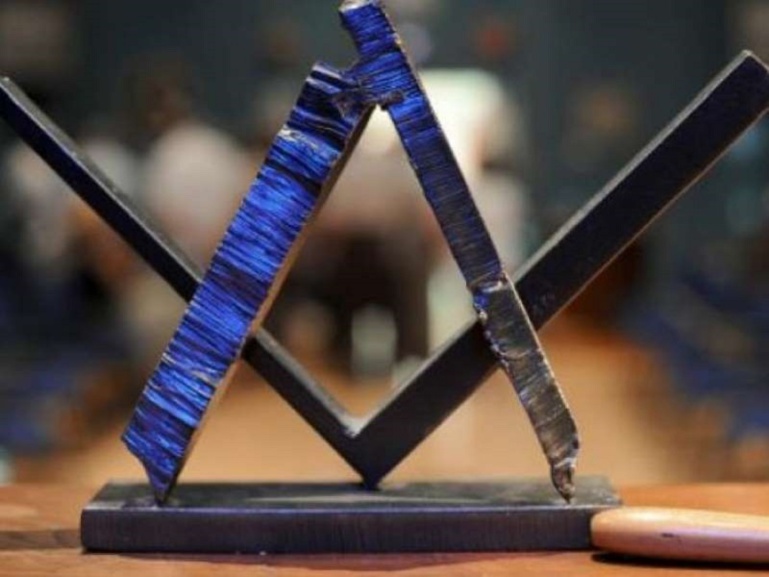 Macron renoue avec les francs-maçons et leur "pacte Girondin" Macron renoue avec les francs-maçons et leur "pacte Girondin"