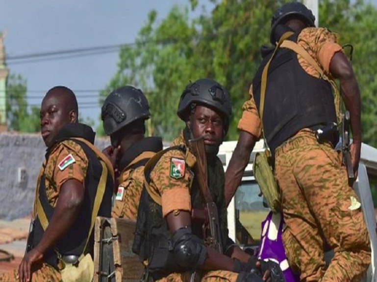 Mort de trois militaires au Burkina après l'explosion d'un engin