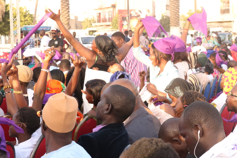 Place de la Nation: Vivez l'ambiance de l'investiture de Idrissa Seck... en images 