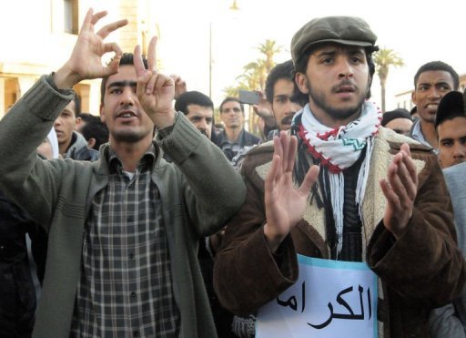 Oussama el-Khlifi, dans les manifestations en meneur d'homme