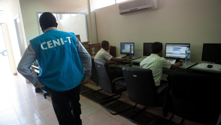 Madagascar: la Céni épluche les derniers bulletins de vote Madagascar: la Céni épluche les derniers bulletins de vote