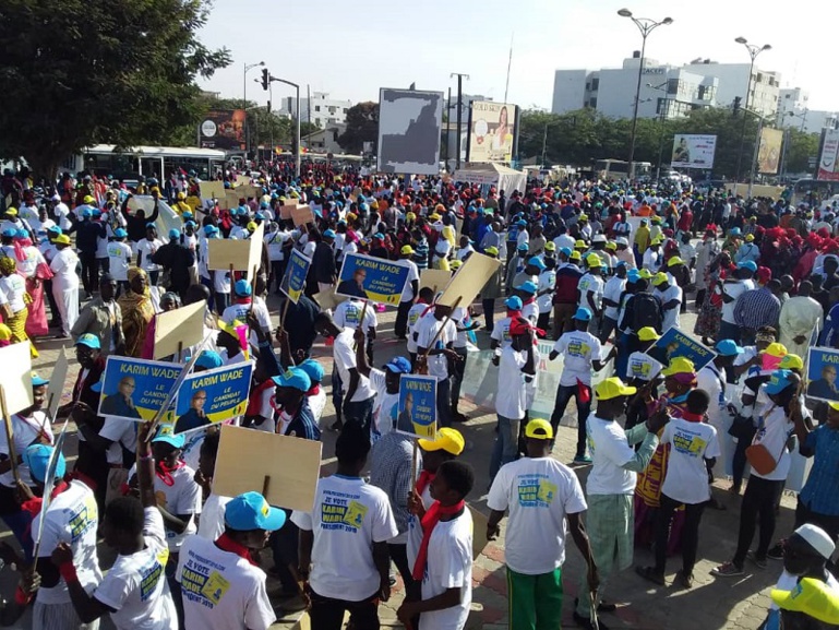 Marche du Frn : l’opposition réussit le pari de la mobilisation (Images) Marche du Frn : l’opposition réussit le pari de la mobilisation (Images)