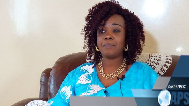 Saint Louis: Une greffière se lance dans la musique