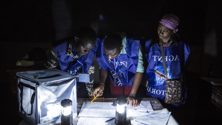 Elections en RDC: l'heure est au comptage des voix Elections en RDC: l'heure est au comptage des voix