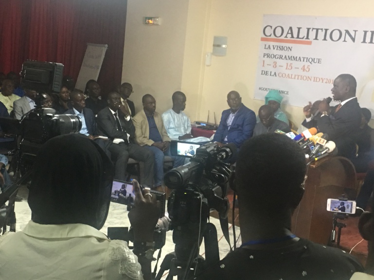 Idy drague les médias : il va donner toutes les publicités à la presse privée Idy drague les médias : il va donner toutes les publicités à la presse privée