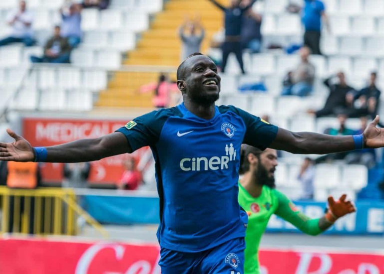 Nice : Mbaye Diagne pisté pour remplacer Balotelli Nice : Mbaye Diagne pisté pour remplacer Balotelli