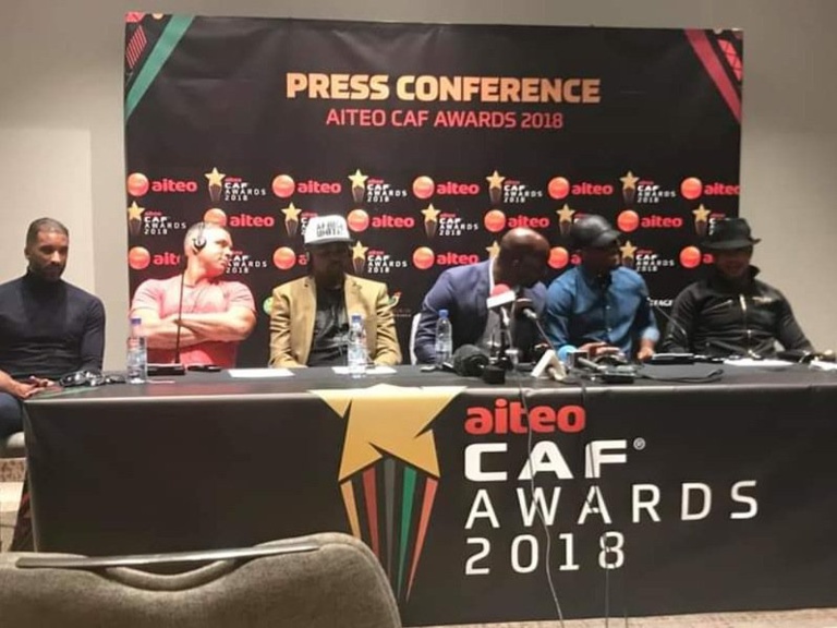 ( Image) Eto'o, Drogba, Kanu… Les légendes du foot africain à Dakar pour affronter Les Lions de 2002 ( Image) Eto'o, Drogba, Kanu… Les légendes du foot africain à Dakar pour affronter Les Lions de 2002
