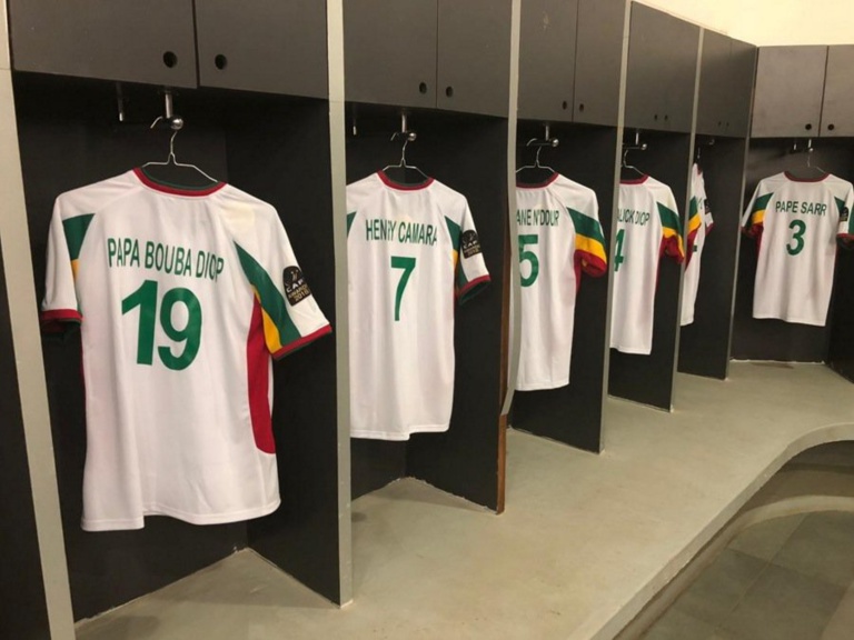 ( Image) Eto'o, Drogba, Kanu… Les légendes du foot africain à Dakar pour affronter Les Lions de 2002 ( Image) Eto'o, Drogba, Kanu… Les légendes du foot africain à Dakar pour affronter Les Lions de 2002
