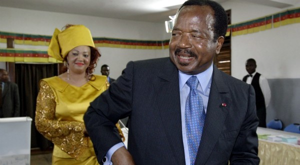 Paul et Chantal Biya, à Yaoundé en 2004. REUTERS/STR New