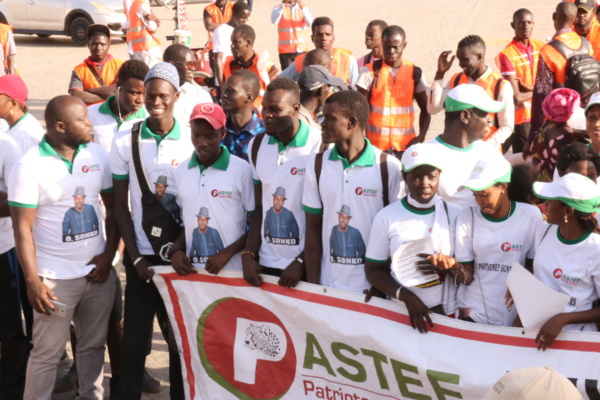 Place de l'obélisque : Les images du rassemblement des jeunes de l’opposition