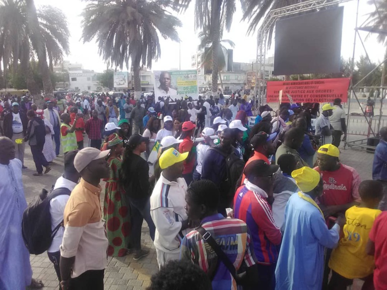 Les premières images du Sit-in de l’opposition de la Place à la Nation Les premières images du Sit-in de l’opposition de la Place à la Nation