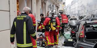 Explosion à Paris: deux pompiers sont décédés, selon un nouveau bilan