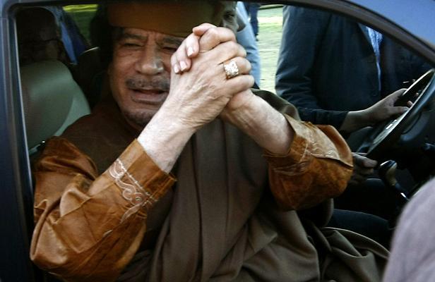 Mouammar Kadhafi, le 10 avril 2011, à Tripoli. M. TURKIA / AFP