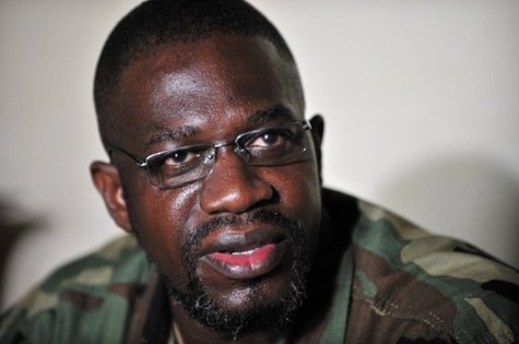 Ibrahim Coulibaly, dit «IB», le 19 avril 2011 lors d'une conférence de presse. AFP/Issouf Sanogo