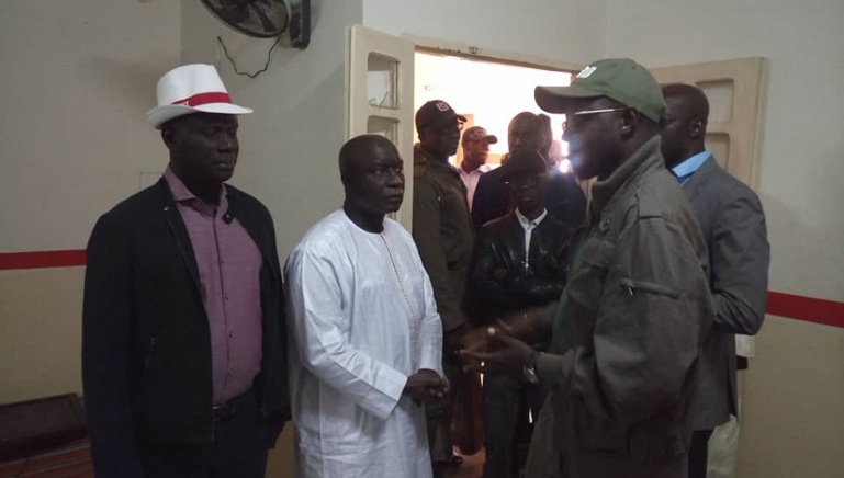 Idy reprécise l'idée du C25: "il n'a jamais été question d'empêcher Macky de battre campagne... par la violence" Idy reprécise l'idée du C25: "il n'a jamais été question d'empêcher Macky de battre campagne... par la violence"