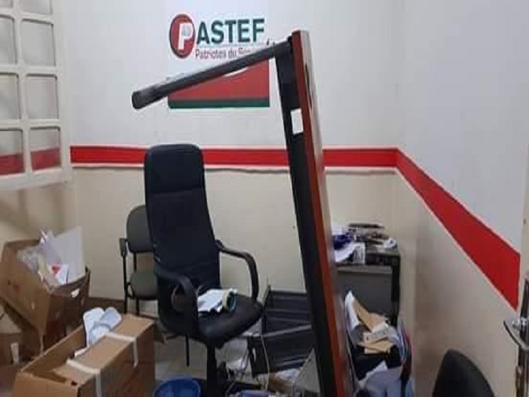 Saccage du siège de Pastef : l’Apr contre-attaque et parle de recherche de buzz Saccage du siège de Pastef : l’Apr contre-attaque et parle de recherche de buzz
