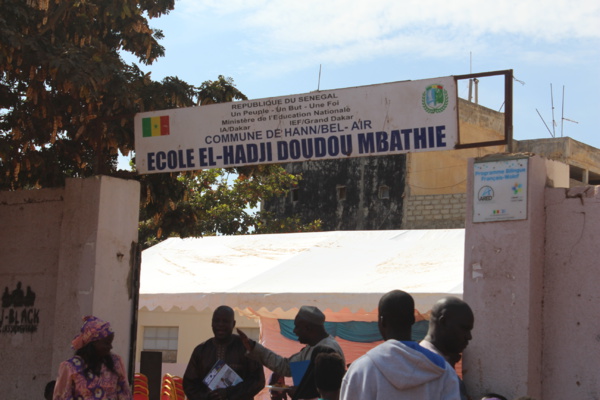 La SDE fait un don de 1.000 livres à des établissements primaires de Hann La SDE fait un don de 1.000 livres à des établissements primaires de Hann