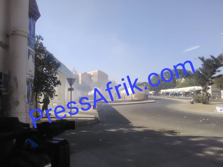 DIRECT UCAD - Les jeunes de l’opposition ont ouvert les hostilités DIRECT UCAD - Les jeunes de l’opposition ont ouvert les hostilités