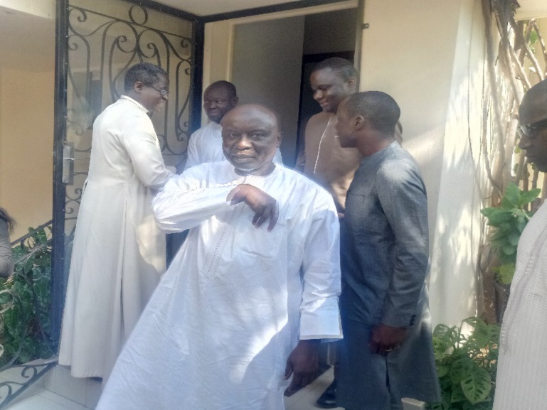 Idrissa Seck chez Mgr Benjamin Ndiaye : «l'injustice, l'iniquité… sont génératrices de tensions» Idrissa Seck chez Mgr Benjamin Ndiaye : «l'injustice, l'iniquité… sont génératrices de tensions»