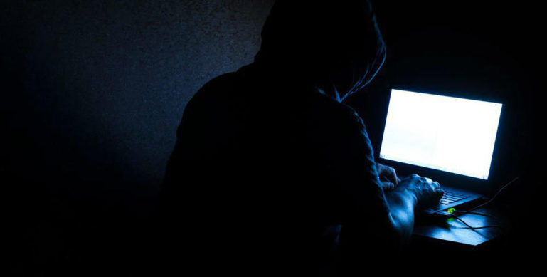 Après l'annonce de son arrestation, Kocc Barma réagit, dément et menace de revenir en force Après l'annonce de son arrestation, Kocc Barma réagit, dément et menace de revenir en force