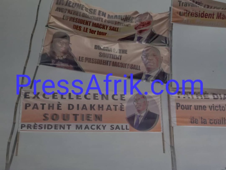 Direct-Mbacké: La guerre des banderoles fait rage Direct-Mbacké: La guerre des banderoles fait rage
