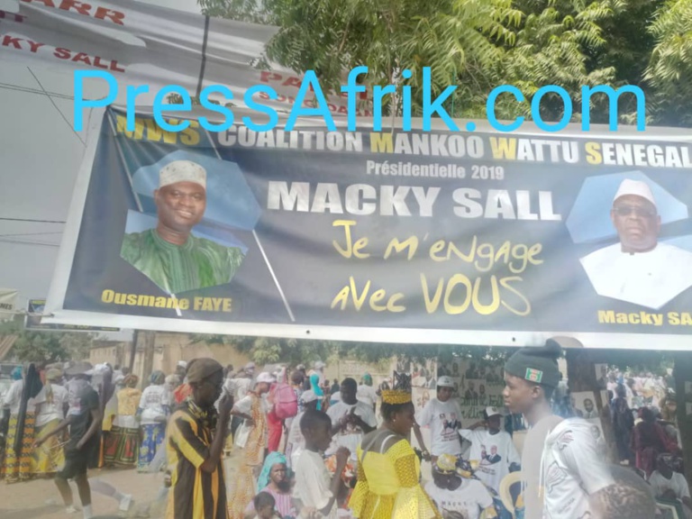 Direct-Mbacké: La guerre des banderoles fait rage Direct-Mbacké: La guerre des banderoles fait rage