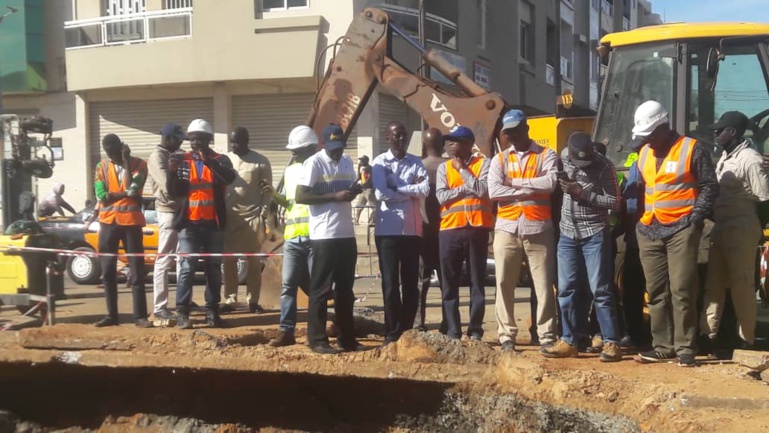 Coupure d’eau à Dakar: les techniciens de la SDE à pied d’œuvre pour rétablir la situation Coupure d’eau à Dakar: les techniciens de la SDE à pied d’œuvre pour rétablir la situation