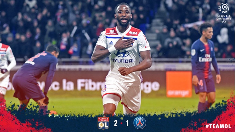 Lyon met fin à l'invincibilité du PSG en Ligue 1 et reste à trois points de Lille