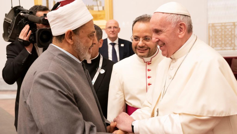 Le pape François à Abou Dhabi pour promouvoir le dialogue interreligieux Le pape François à Abou Dhabi pour promouvoir le dialogue interreligieux