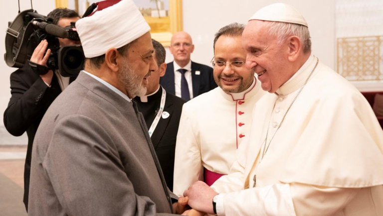 Le pape François à Abou Dhabi pour promouvoir le dialogue interreligieux