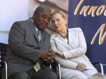 Hillary Clinton met en garde les pays africains contre la nouvelle forme de colonialisme