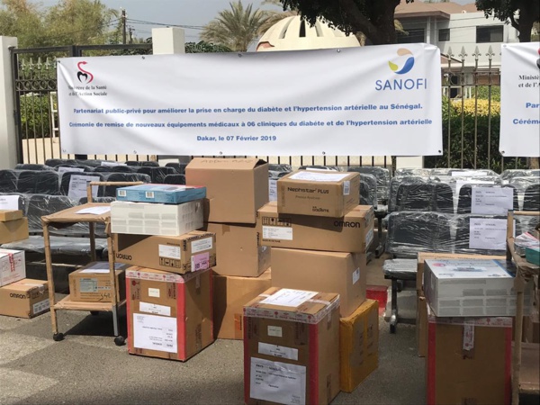 Lutte contre le diabète et l’hypertension : 6 cliniques dotées d'un équipement médical d'une valeur de 28.300.000 frans Cfa Lutte contre le diabète et l’hypertension : 6 cliniques dotées d'un équipement médical d'une valeur de 28.300.000 frans Cfa