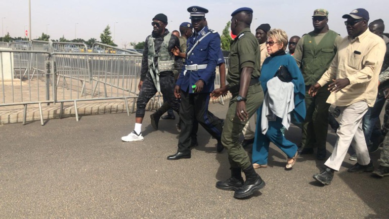 Vidéo+Photos - L'arrivée de Viviane Wade à l'Aéroport International Blaise Diagne 
