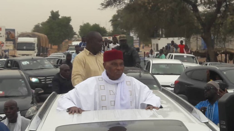En visite à Touba: Wade boude Ila Touba et rate la prière du vendredi En visite à Touba: Wade boude Ila Touba et rate la prière du vendredi