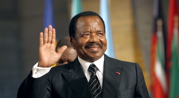 Paul Biya, lors d'une conférence de l'Unesco à Paris. Octobre 2007. REUTERS/Pool New