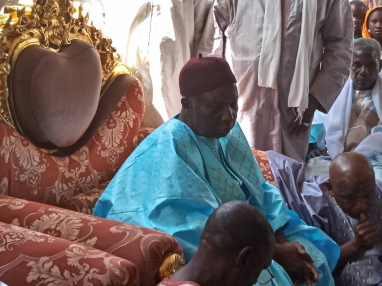 A Madina Souané, Idrissa a rencontré le marabout de Paul Biya, Adama Barrow et Nino Vieira A Madina Souané, Idrissa a rencontré le marabout de Paul Biya, Adama Barrow et Nino Vieira